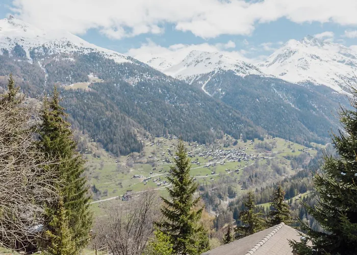 Avec Vue Sur Les Montagnes * غريمينتز
